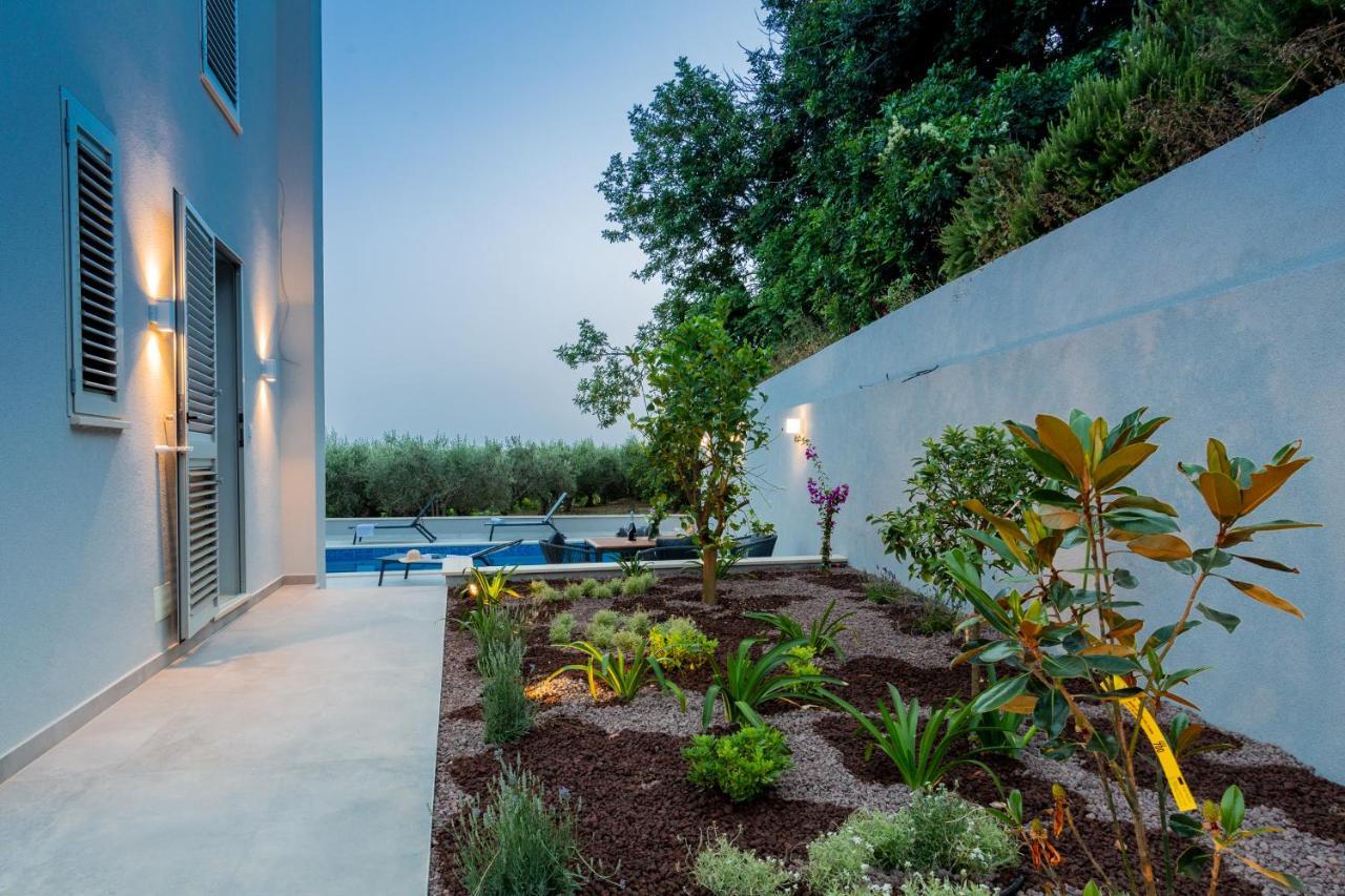 Seaside Elegance Suites Komiža Eksteriør billede